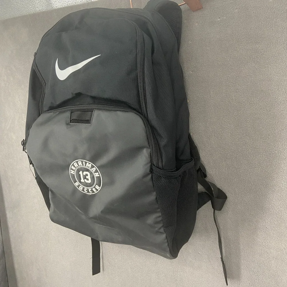 Nike Herriman Soccer 13 Mens Black Swoosh Logo Adjustable Strap Backpack Bag